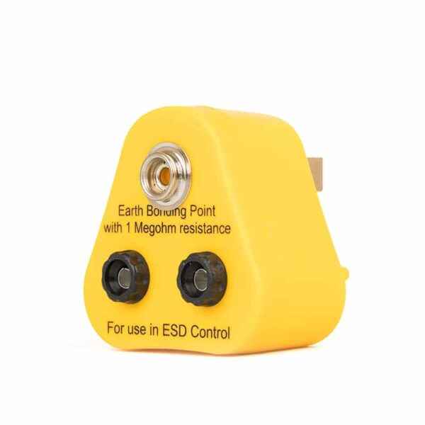 Earth bonding plug - 1 x 10mm stud + 2 x 4mm banana sockets